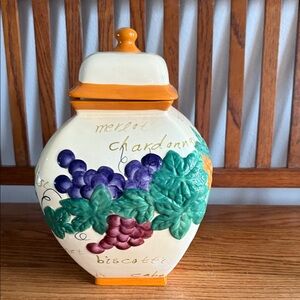 Decorative Ceramic Food Storage Jar with Lid